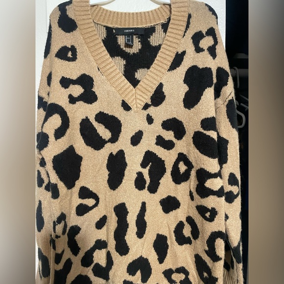 Forever 21 Leopard Tunic Sweater - Picture 2 of 4